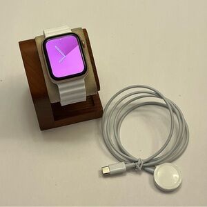 Apple Watch Series 4, 44mm, Rose Gold, Unlock, LTE,  Charger Included
